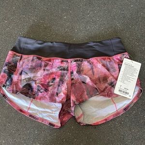Lululemon size 6 speed up short 2.5in